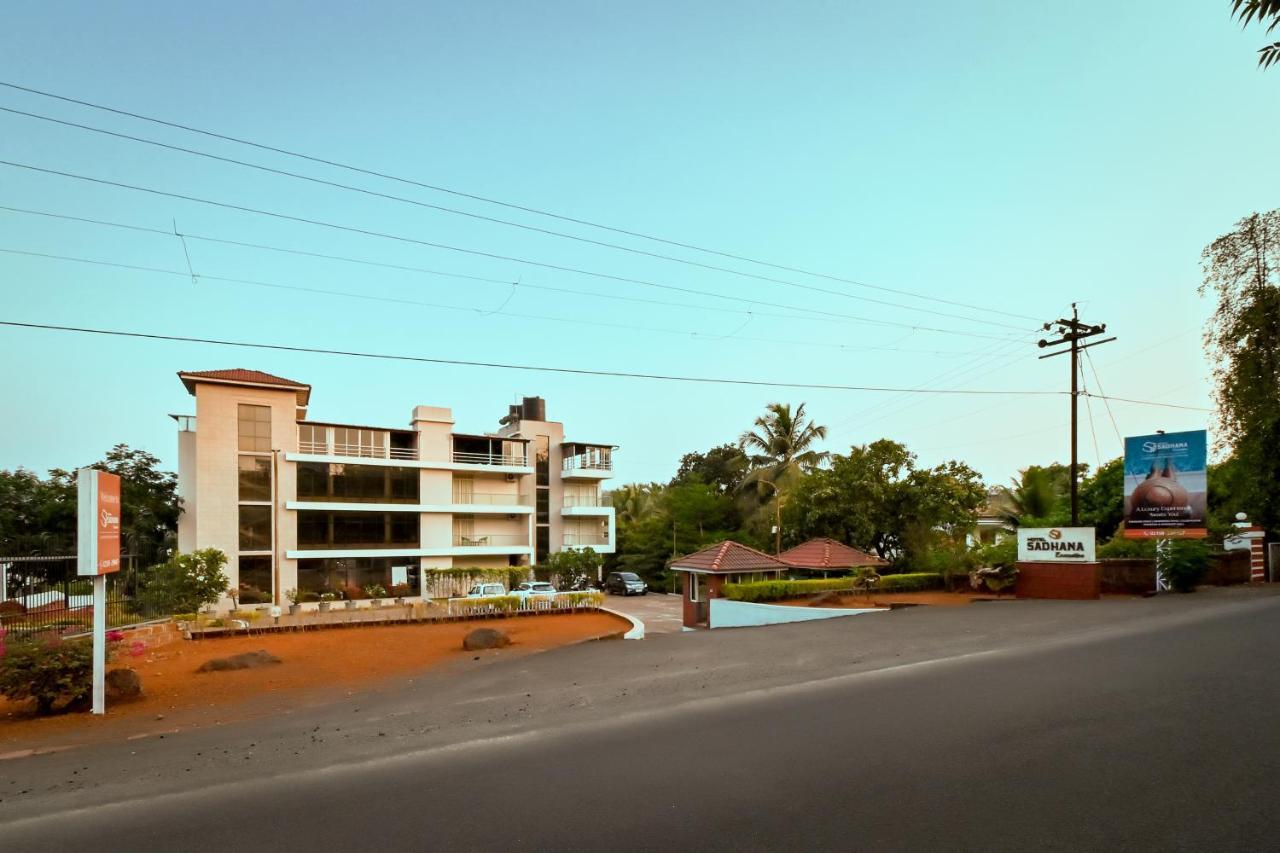 Hotel Sadhana Executive Dāpoli Exterior foto